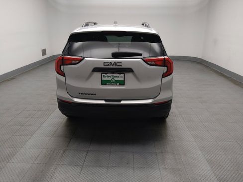 Used 2021 GMC Terrain SLT w/ Elevation Edition image 7