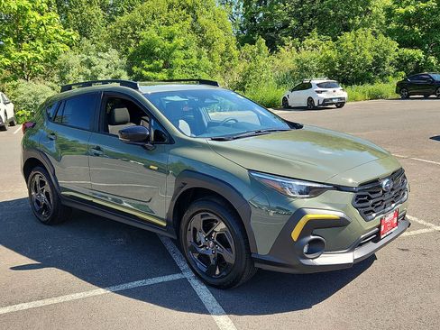 Used 2025 Subaru Crosstrek 2.5i Sport AWD/4WD image 3