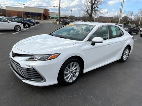 Used 2024 Toyota Camry LE image 3