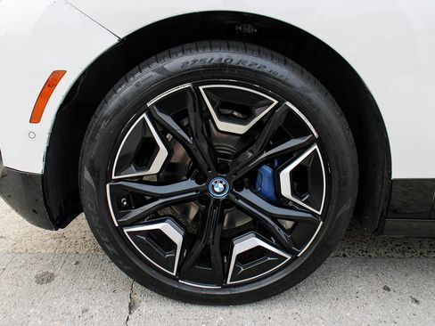Used 2024 BMW iX xDrive50 w/ Premium Package AWD/4WD image 41