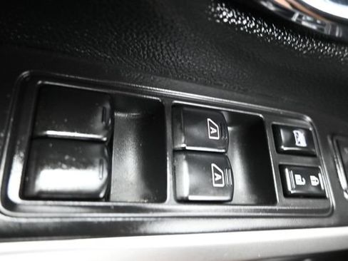 Used 2022 Nissan Titan SV AWD/4WD image 28