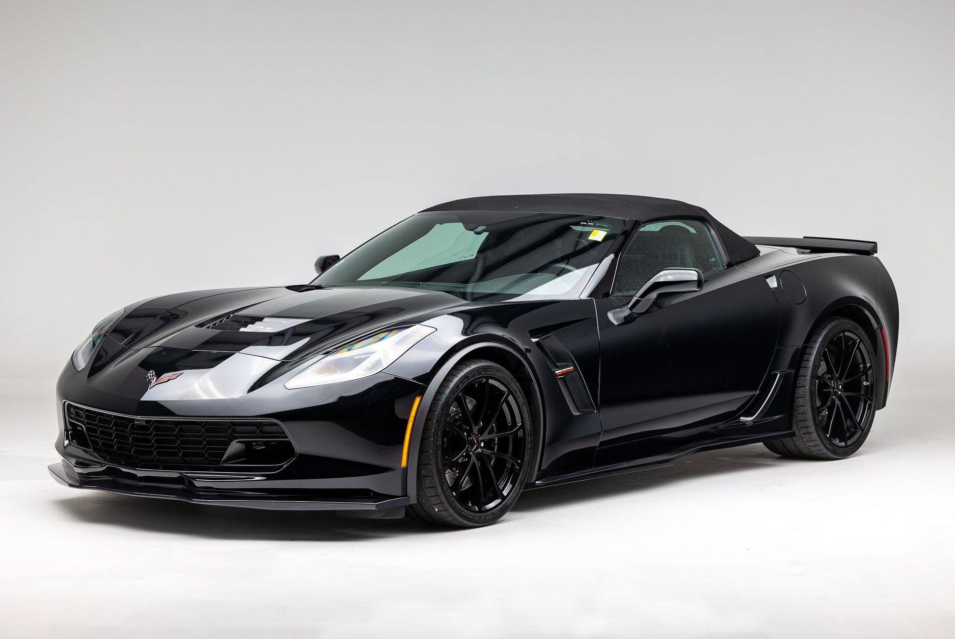 Used 2019 Chevrolet Corvette Grand Sport w/ Carbon Flash Badge Package RWD image 4
