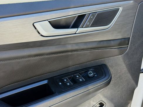 Used 2024 Volkswagen Atlas Cross Sport SE w/ Black Wheel Package image 22