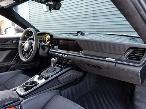 Used 2024 Porsche 911 GT3 RS RWD image 30