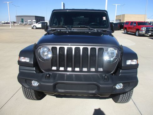 Used 2022 Jeep Wrangler Unlimited Sport image 9