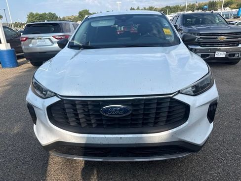 Used 2025 Ford Escape Active AWD/4WD image 9
