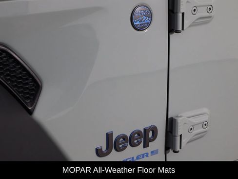 Used 2023 Jeep Wrangler Unlimited w/ Sun & Screen Package AWD/4WD image 42