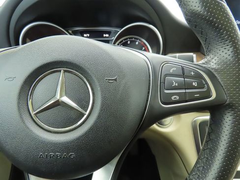 Used 2018 Mercedes-Benz GLA 250 image 12