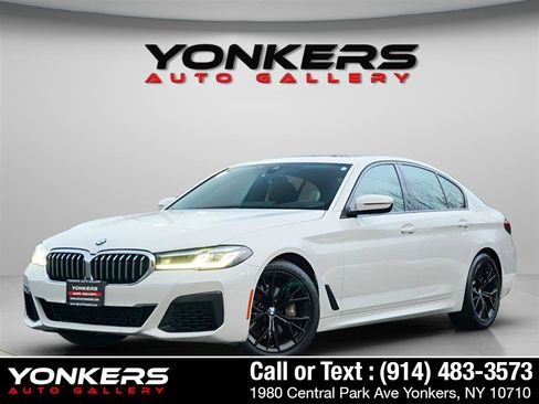 Used 2022 BMW 540i xDrive w/ M Sport Package image 2