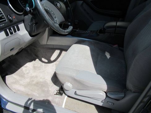 Used 2006 Toyota 4Runner SR5 AWD/4WD image 15