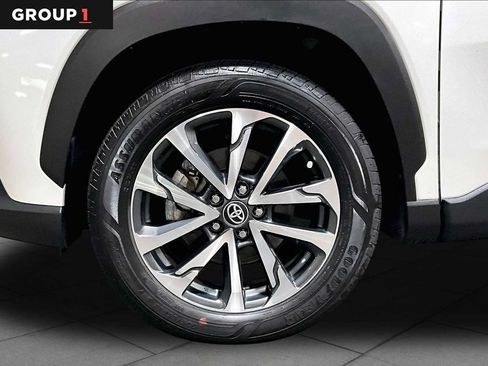Used 2023 Toyota Corolla Cross XLE AWD/4WD image 11