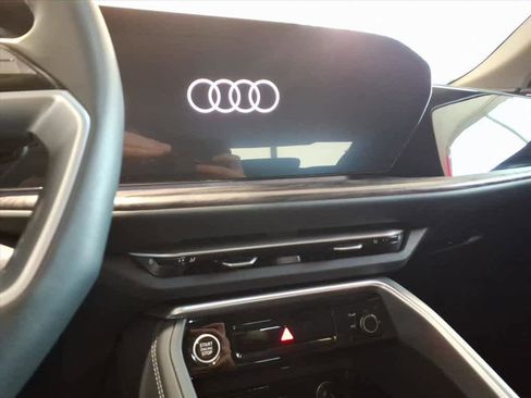 Used 2025 Audi Q5 Premium Plus w/ Premium Plus image 11