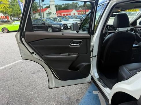 Used 2022 Nissan Rogue Platinum w/ Head-Up Display Package AWD/4WD image 40