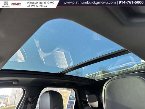 Used 2023 Porsche Cayenne Platinum Edition image 24