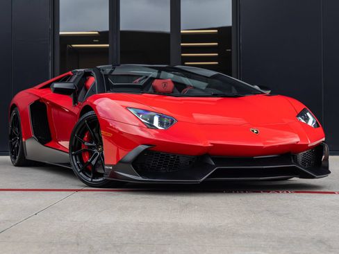 Used 2014 Lamborghini Aventador LP 720-4 50th Anniversario AWD/4WD image 3