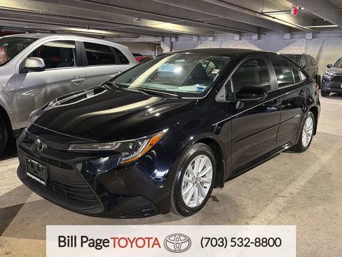 Used 2025 Toyota Corolla LE w/ LE Premium Package FWD image 1