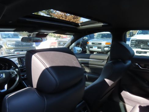 Used 2022 Honda Accord Sport image 30