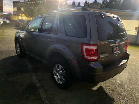 Used 2010 Ford Escape Limited FWD image 7