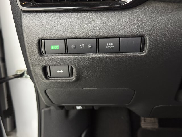Used 2024 Nissan Sentra SV FWD image 14