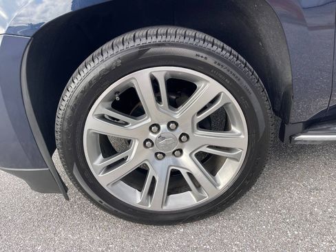 Used 2020 Cadillac Escalade Luxury RWD image 15