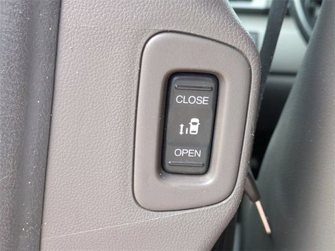 Used 2017 Honda Odyssey Touring Elite image 21