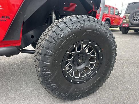 Used 2015 Jeep Wrangler Unlimited Sahara AWD/4WD image 14