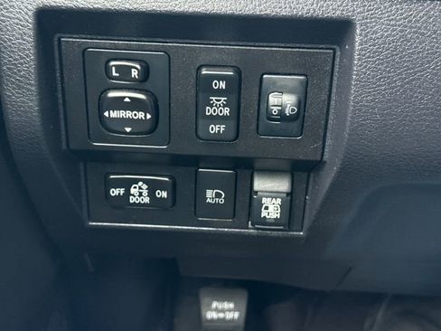 Used 2019 Toyota Tundra Limited w/ Limited Premium Package image 33