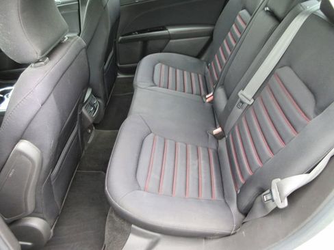 Used 2016 Ford Fusion SE w/ Equipment Group 201A image 13