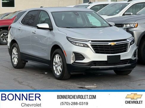 Used 2022 Chevrolet Equinox LT image 1