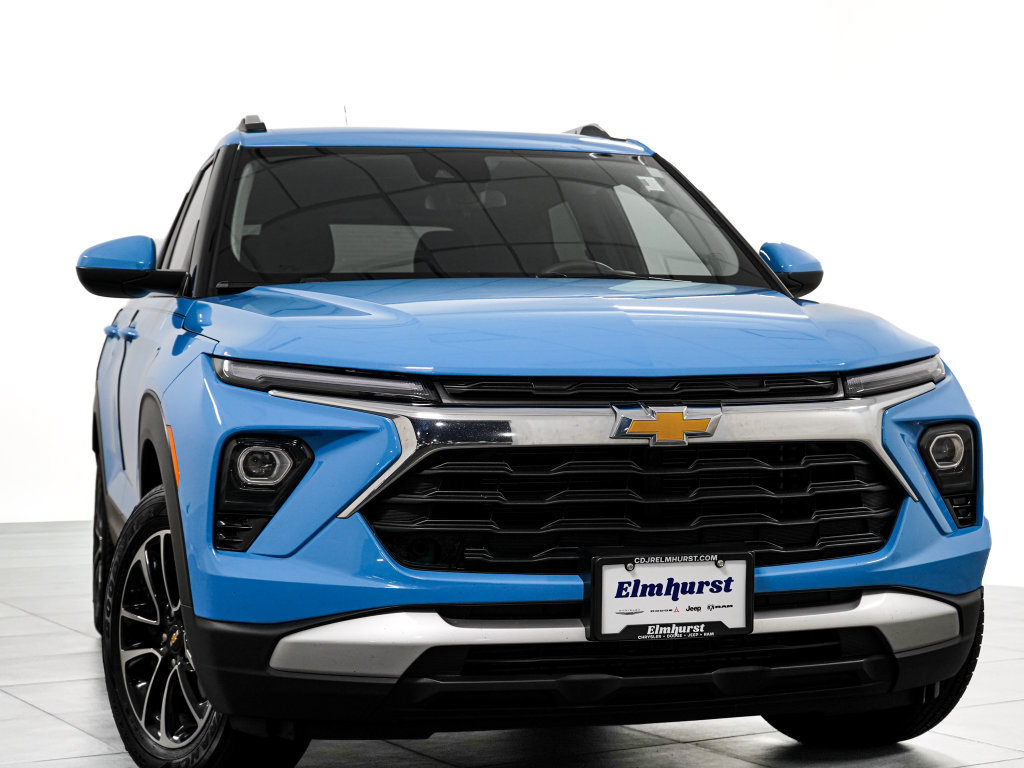 Used 2024 Chevrolet TrailBlazer LT w/ Driver Confidence Package AWD/4WD image 3