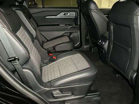 Used 2025 Ford Explorer ST-Line w/ Premium Package image 18