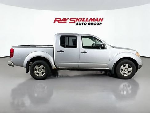 Used 2008 Nissan Frontier SE w/ SE Value Truck Pkg AWD/4WD image 8
