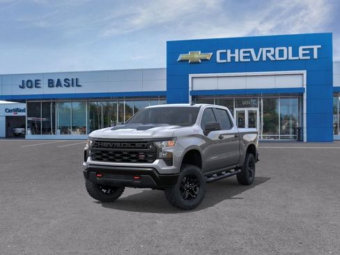 New 2026 Chevrolet Silverado 1500 Custom Trail Boss w/ LPO, Dark Essentials Package AWD/4WD image 8