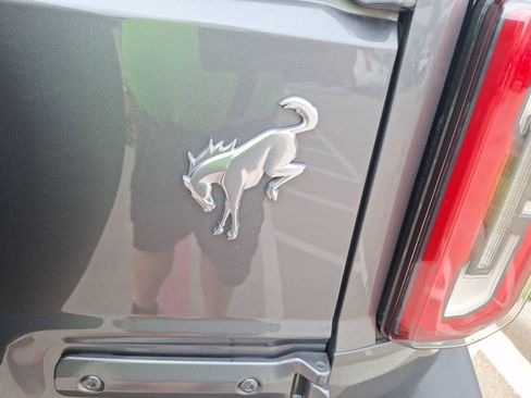 Used 2022 Ford Bronco Outer Banks image 12