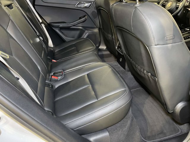 Certified 2023 Porsche Macan S AWD/4WD image 22