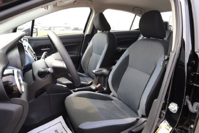 Used 2025 Nissan Versa SV FWD image 12
