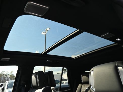 Used 2025 Cadillac Escalade V image 10