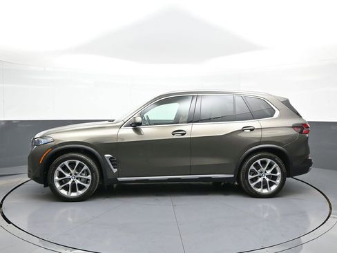 Used 2025 BMW X5 xDrive40i w/ Climate Comfort Package image 9