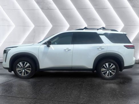 Used 2026 Nissan Pathfinder SL FWD image 4