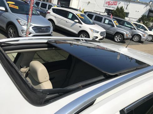Used 2016 Cadillac SRX Premium w/ Driver Assist Package AWD/4WD image 9