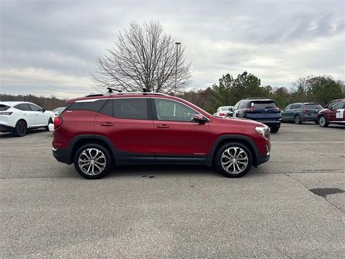 Used 2019 GMC Terrain SLT w/ Preferred Package image 3