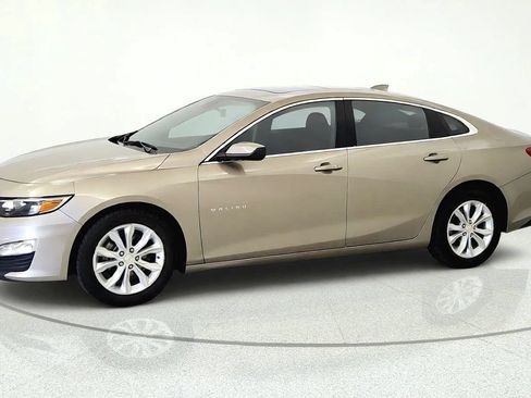 Used 2024 Chevrolet Malibu LT FWD image 3