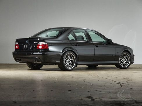Used 2003 BMW M5 RWD image 5