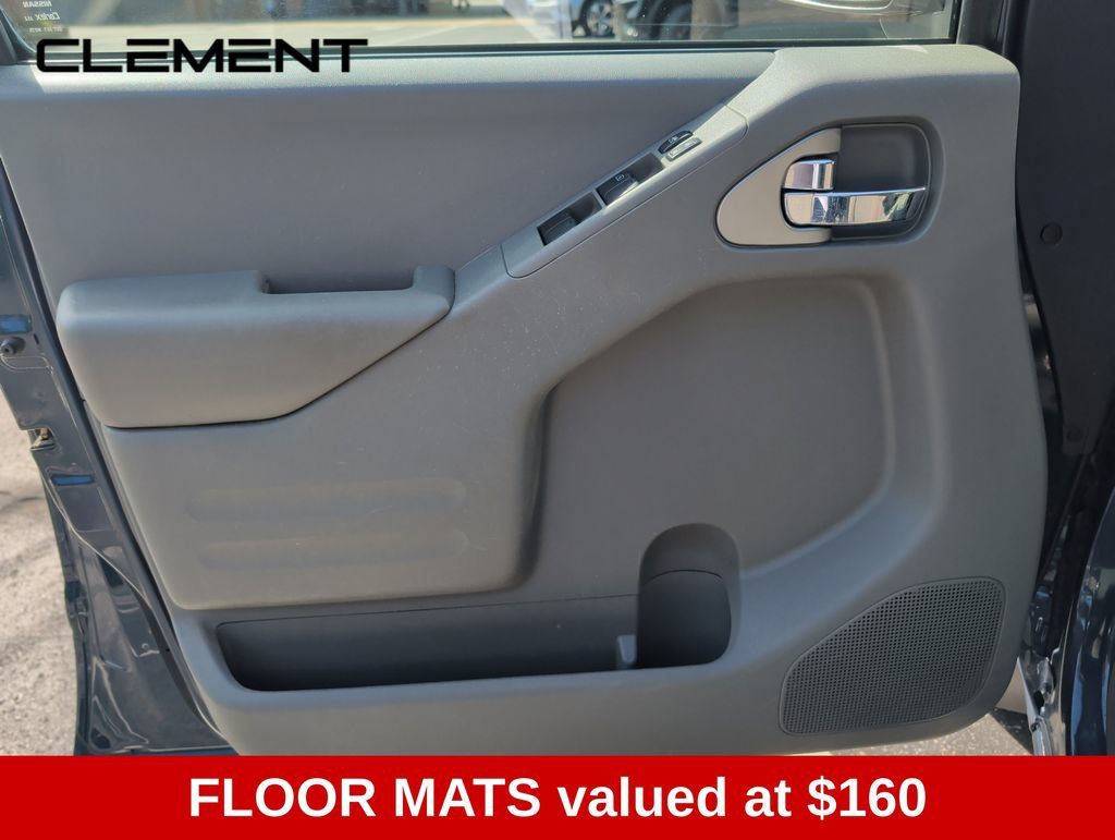 Used 2021 Nissan Frontier SV AWD/4WD image 3