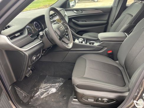 New 2025 Jeep Grand Cherokee 4WD image 19