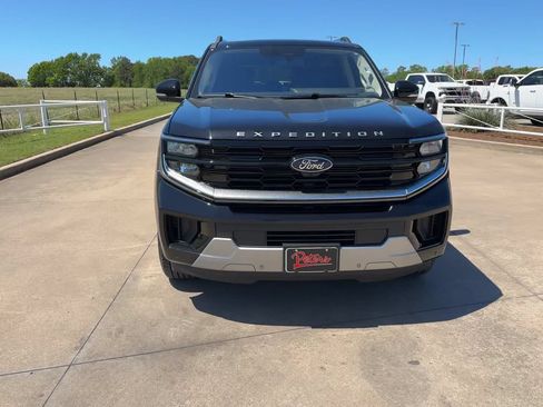 Used 2025 Ford Expedition Max Platinum AWD/4WD image 4