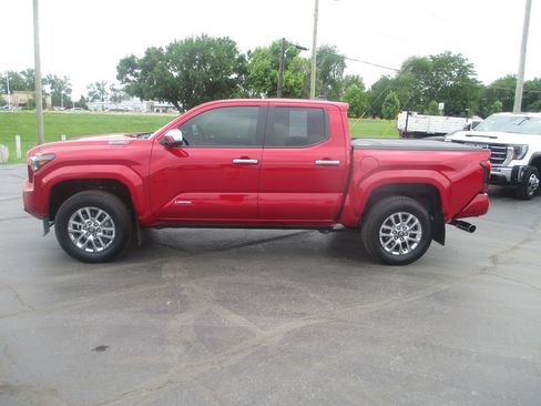 Used 2024 Toyota Tacoma 4x4 Double Cab Hybrid image 11