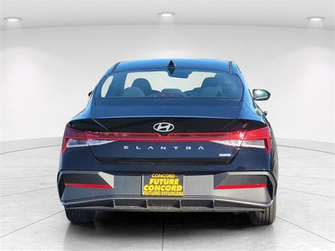 New 2026 Hyundai Elantra Blue image 4