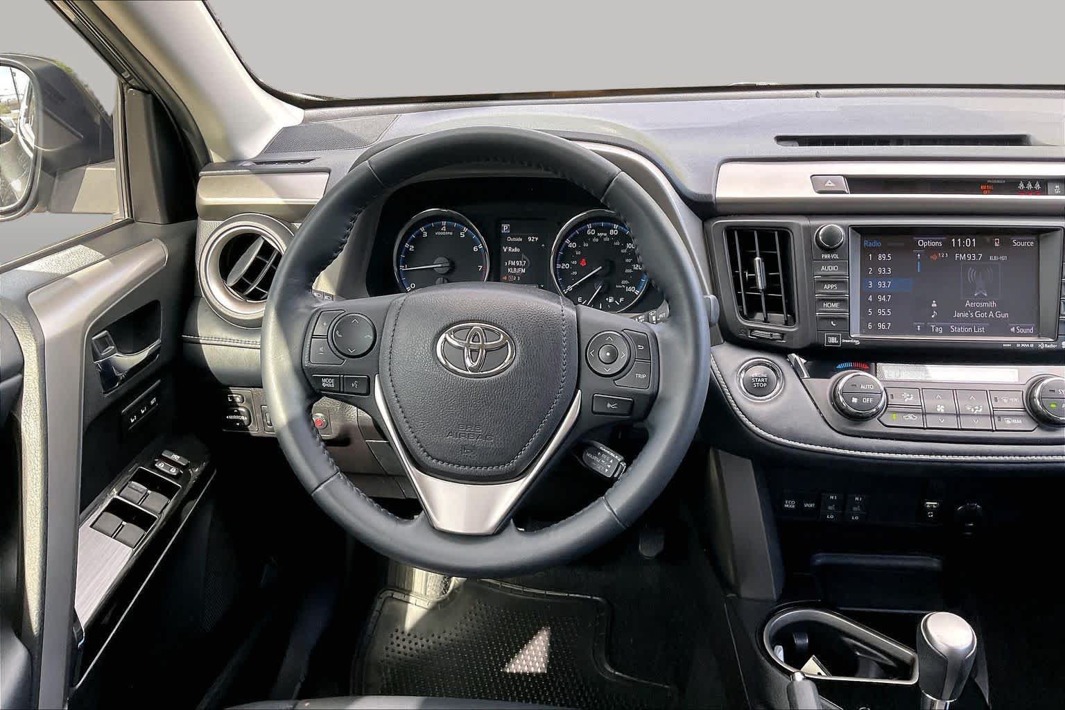 Used 2018 Toyota RAV4 Limited FWD image 6