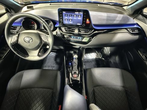 Used 2022 Toyota C-HR XLE image 29